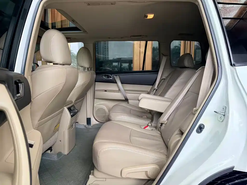 Toyota Highlander — миниатюра 10