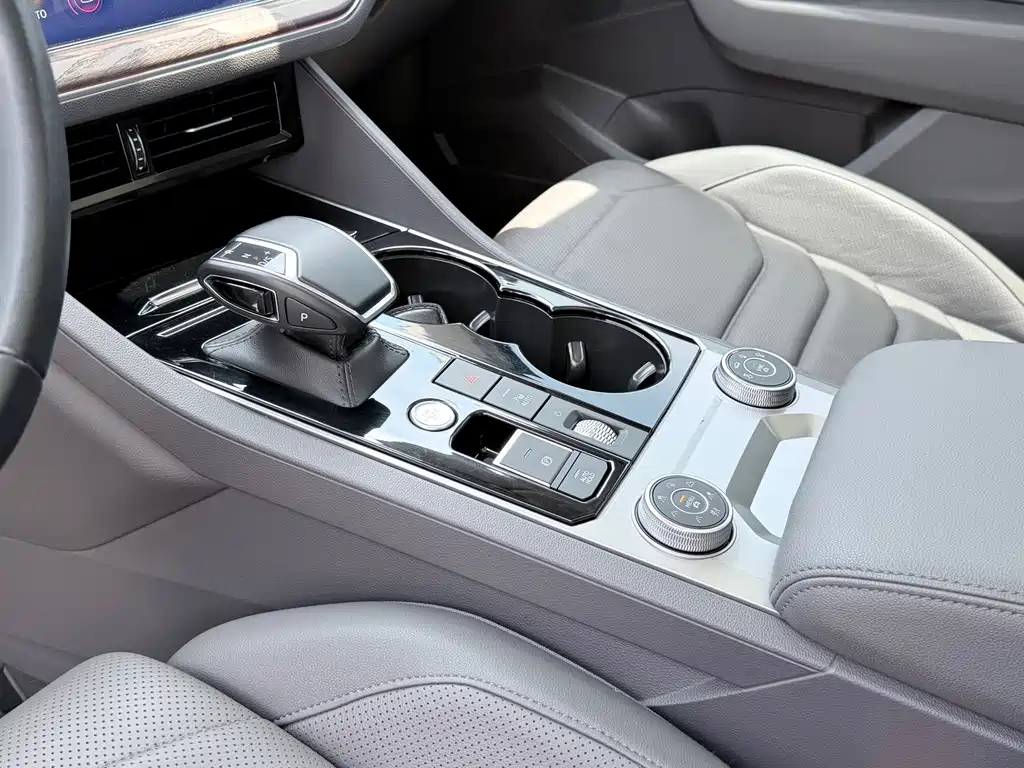 Volkswagen Touareg — миниатюра 11