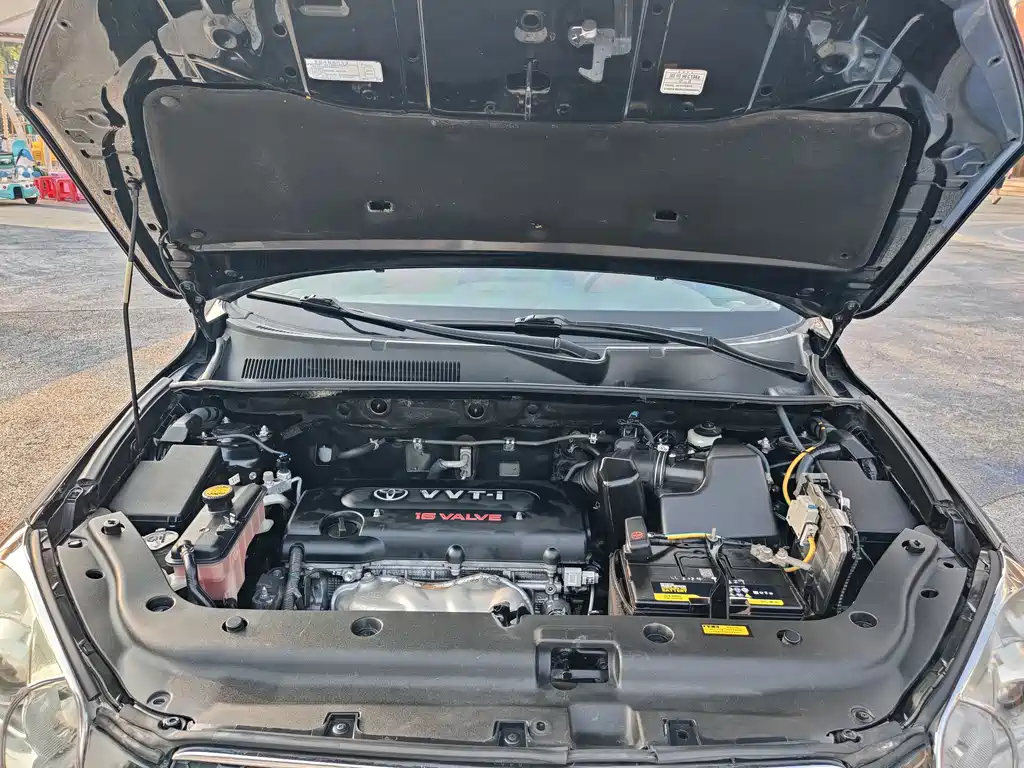 Toyota RAV4 — миниатюра 18