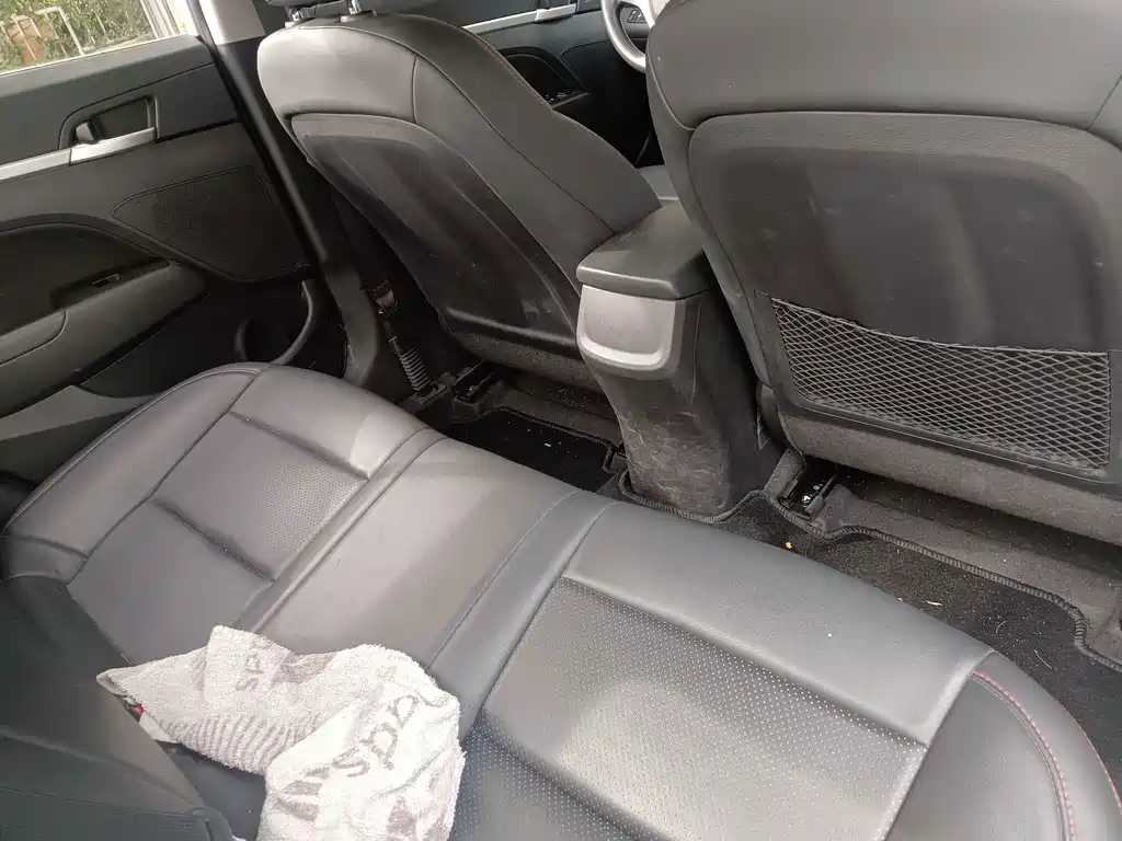 Hyundai Elantra — миниатюра 6