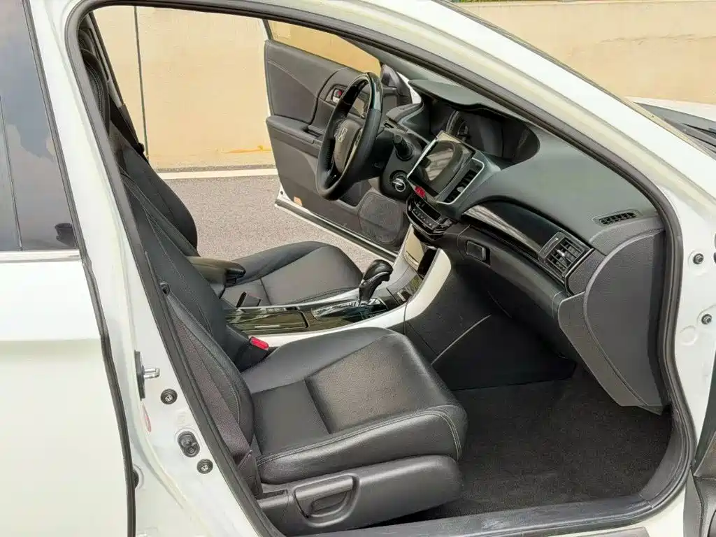 Honda Accord — миниатюра 5