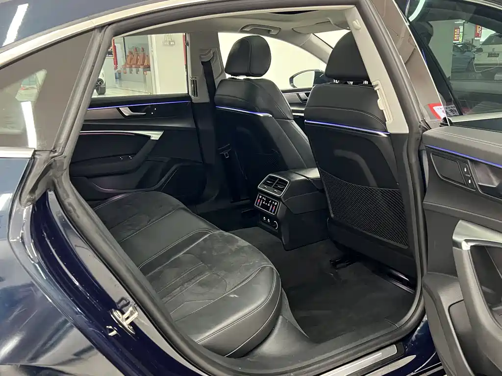 Audi A7L — миниатюра 11