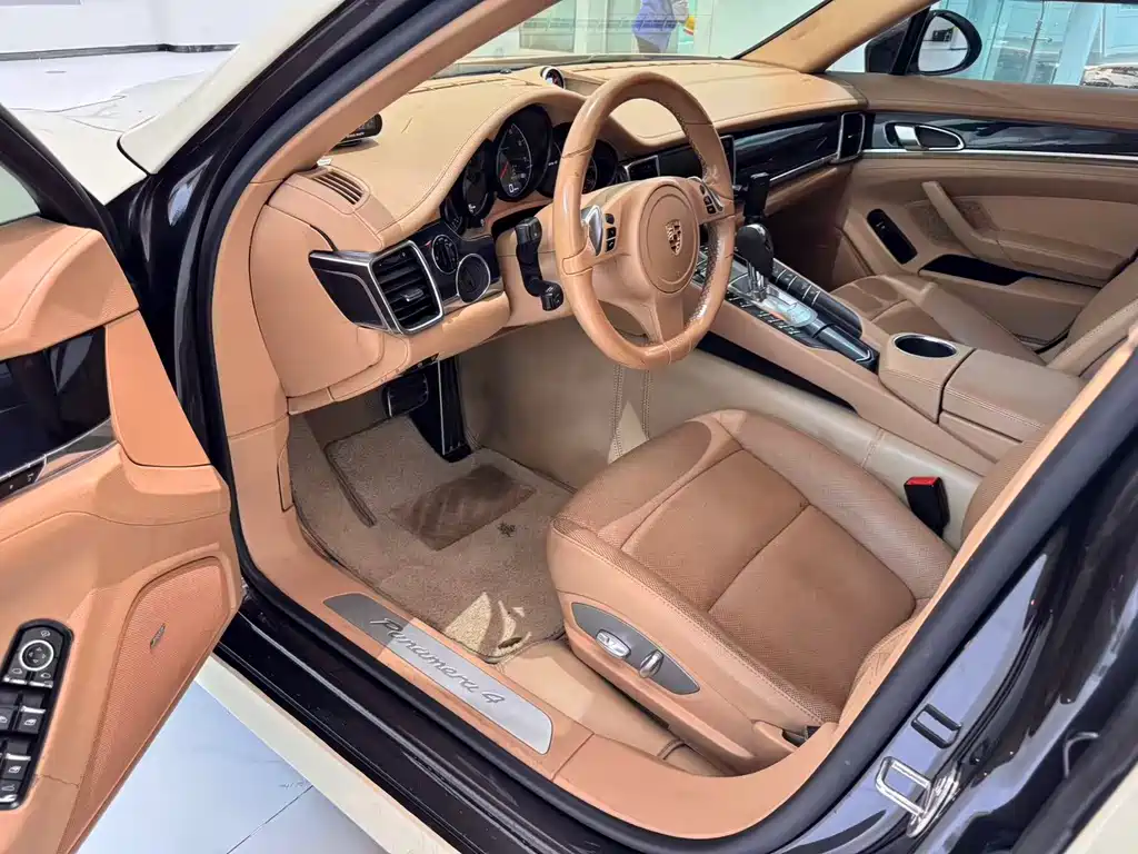 Porsche Panamera 2010 Panamera 4 3.6L