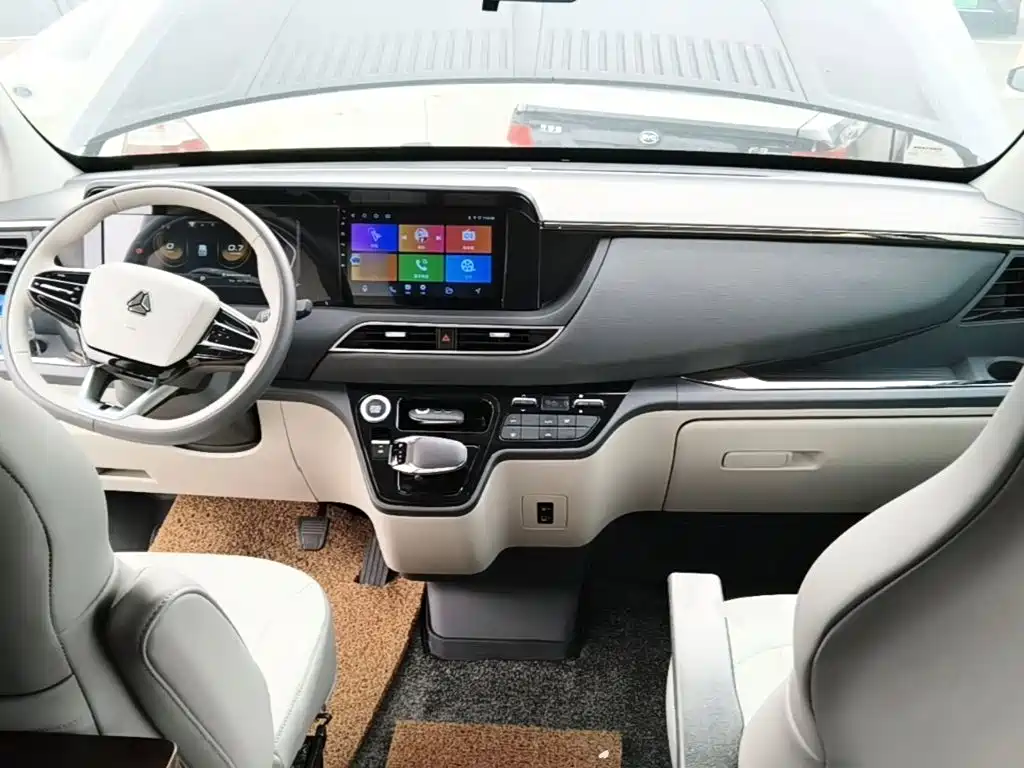 Sinotruk Vangard V — миниатюра 10