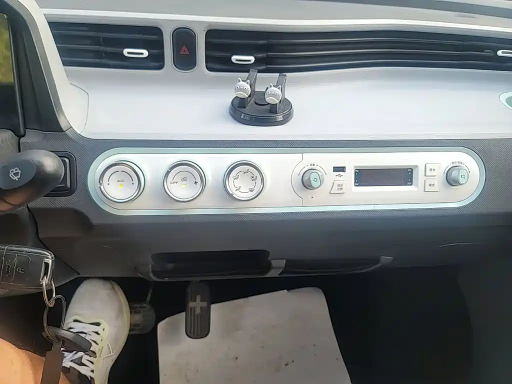 Wuling MINIEV — миниатюра 13