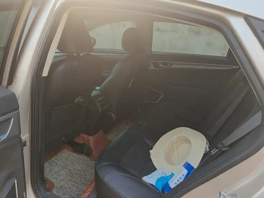 Geely Emgrand GL — миниатюра 11