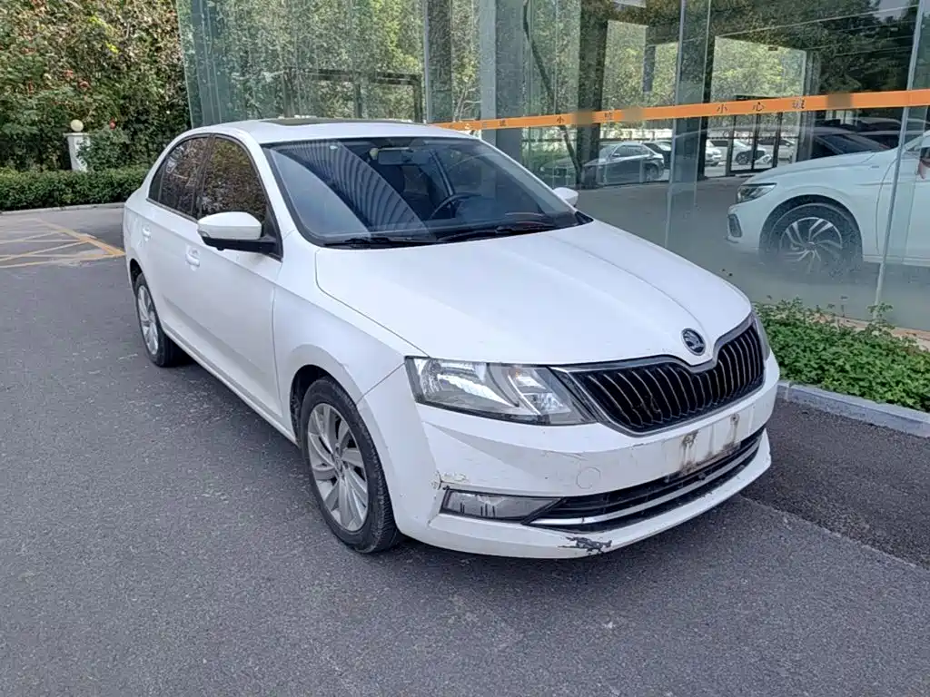 Skoda Rapid — миниатюра 4