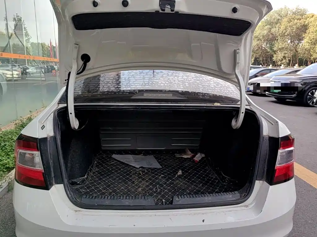 Skoda Rapid — миниатюра 19