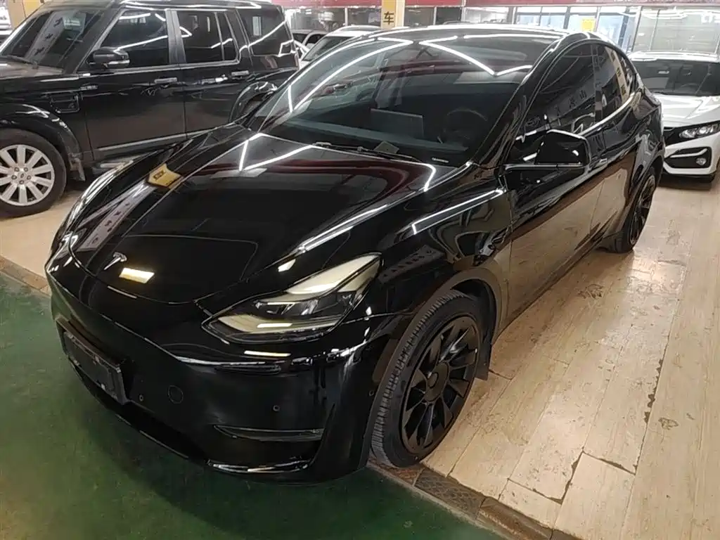 Tesla Model Y 2021