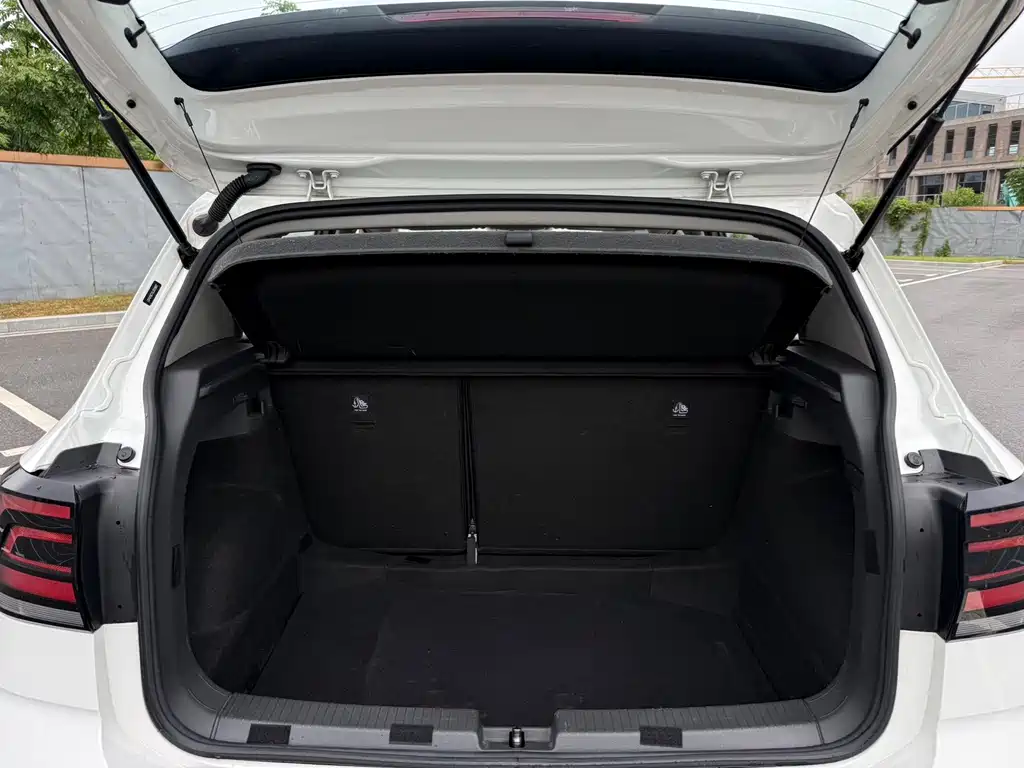 Volkswagen T-Cross — миниатюра 17