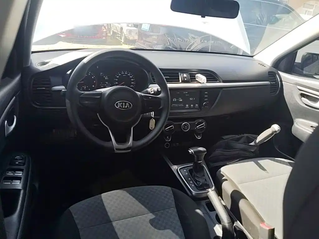 Kia K2 — миниатюра 10