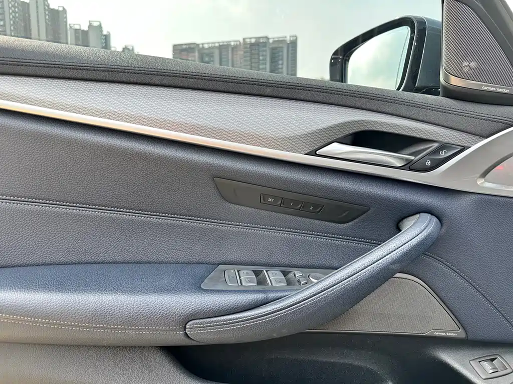 BMW 5 Series (Import) — миниатюра 10