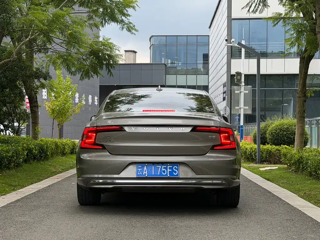 Volvo S90 — миниатюра 6