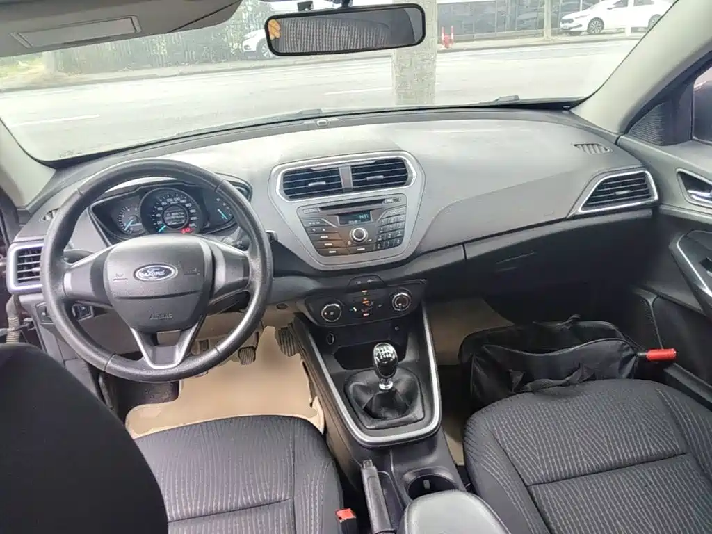 Ford Escort — миниатюра 10