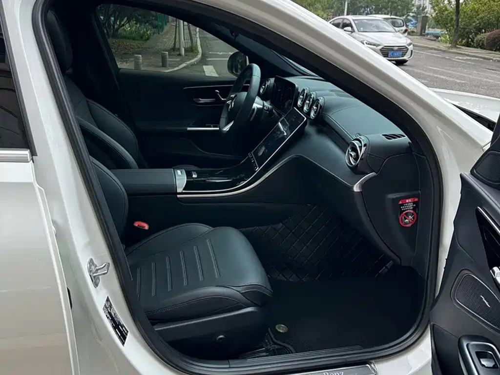 Mercedes-Benz C-Class — миниатюра 19