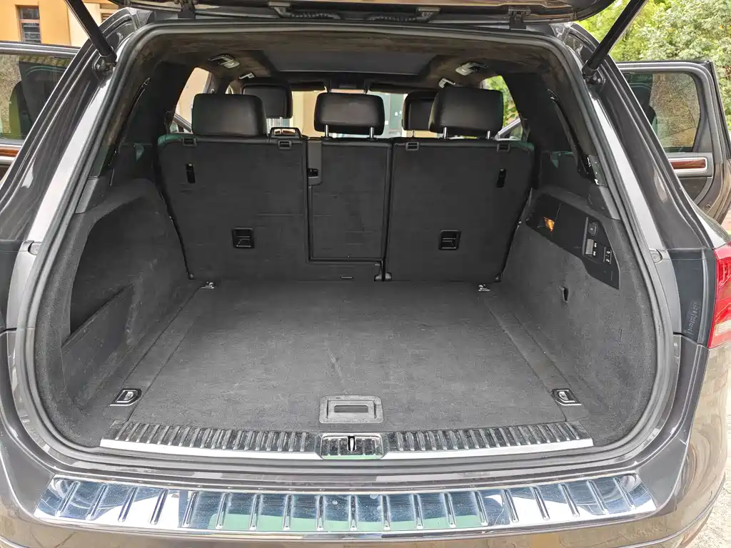 Volkswagen Touareg 2012 R-Line