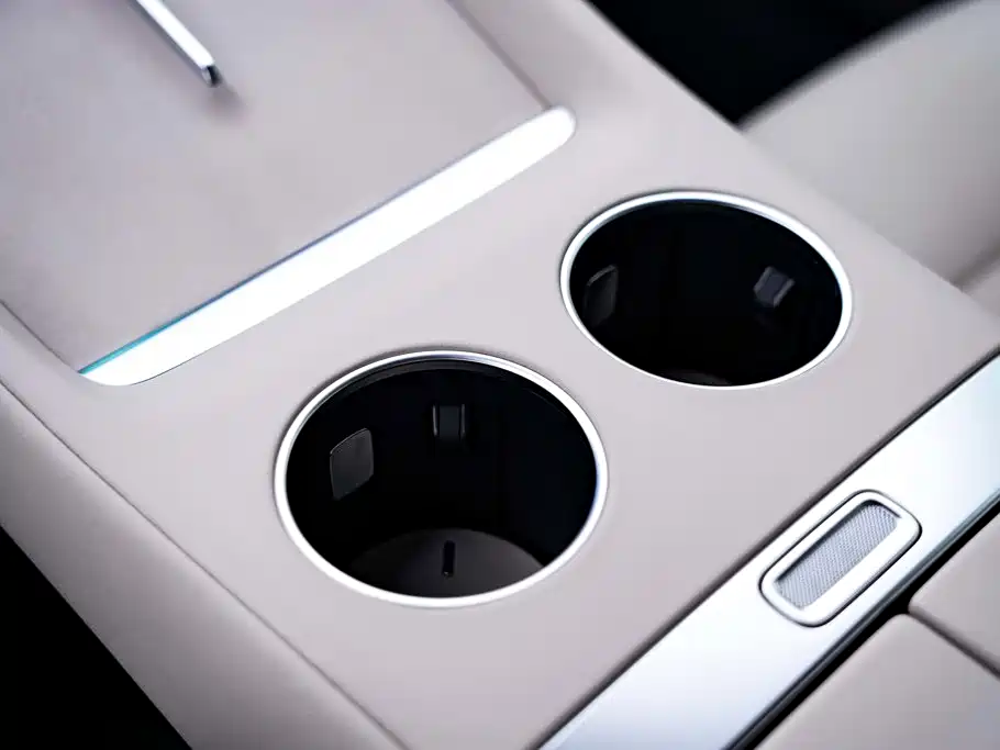 Xiaomi YU7 — миниатюра 24