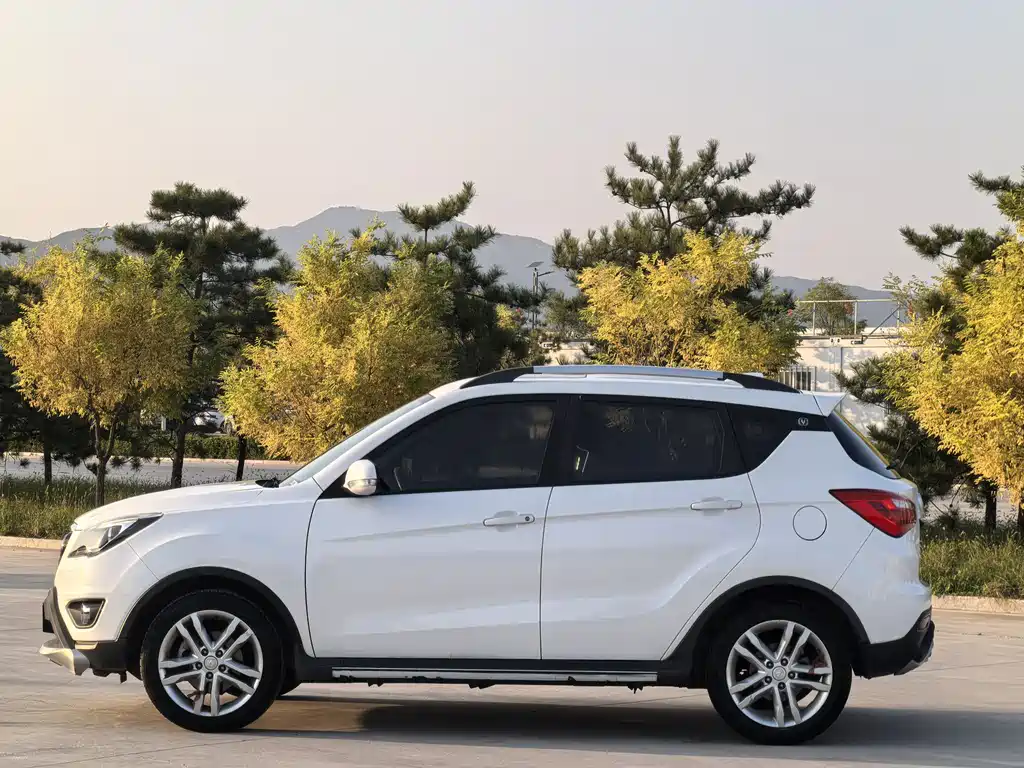 CHANGAN CS35