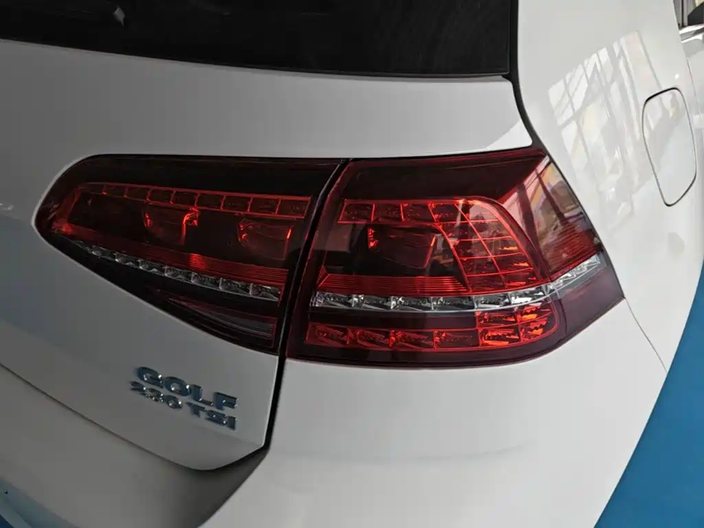 Volkswagen Golf — миниатюра 8