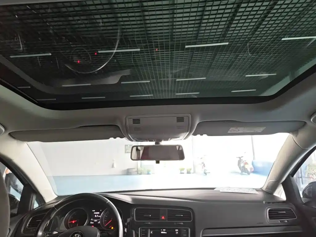 Volkswagen Golf — миниатюра 18
