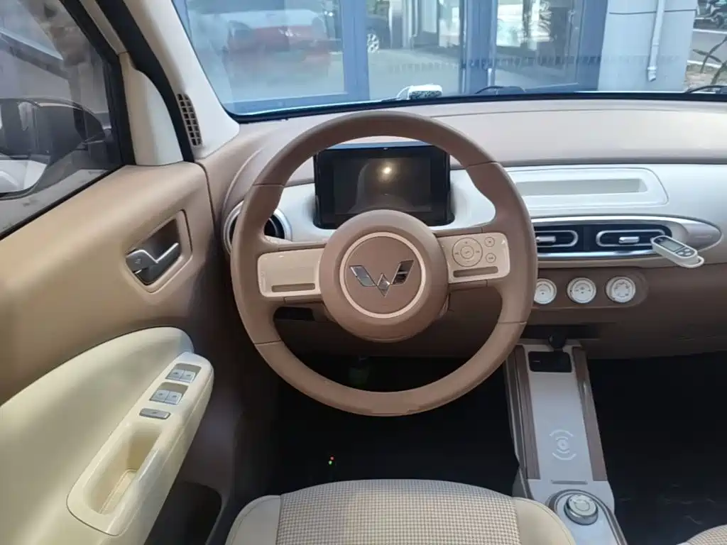 Wuling MINIEV — миниатюра 11