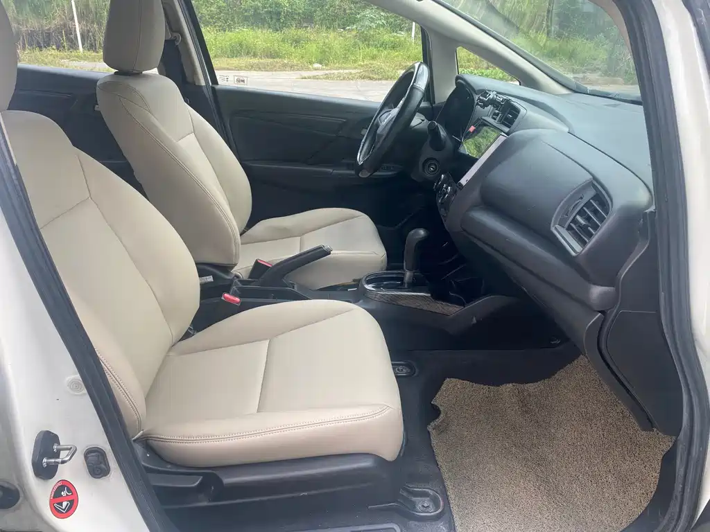 Honda Fit — миниатюра 7
