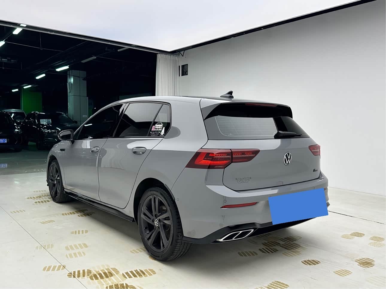 Volkswagen Golf 1.4 л 2023 г. Серебристо-серый, пробег 27000 км