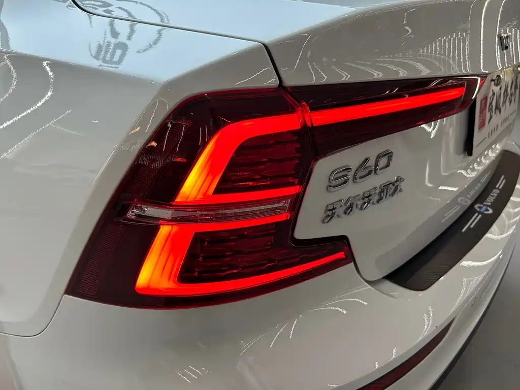 Volvo S60 — миниатюра 39