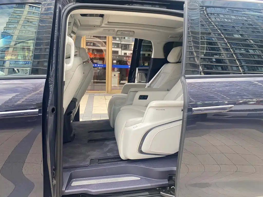 Buick GL8 Hybrid — миниатюра 11