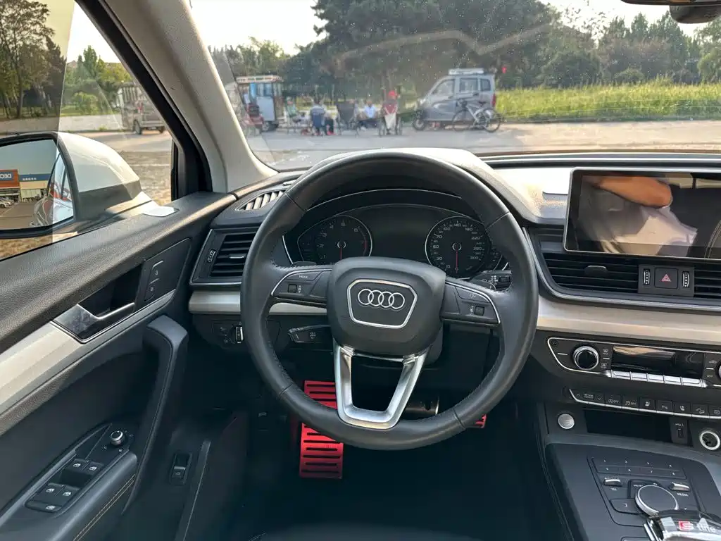 Audi Q5L — миниатюра 21