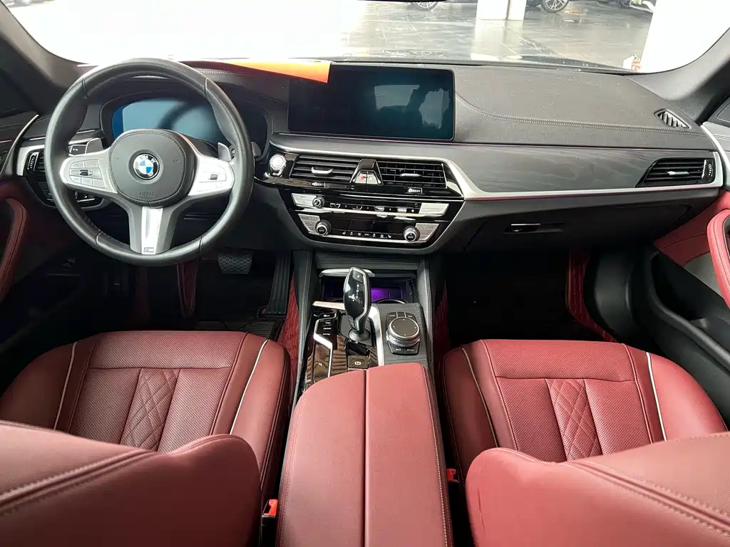 BMW 5 Series — миниатюра 6