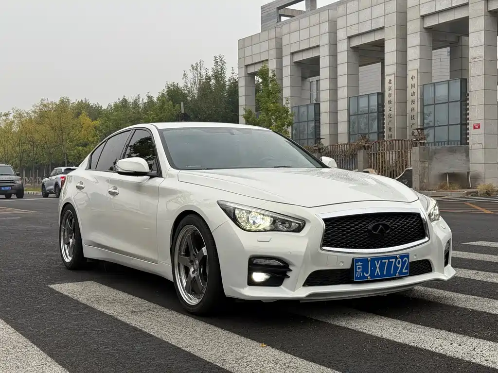 Infiniti Q50