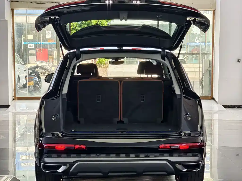 Audi Q7 — миниатюра 21