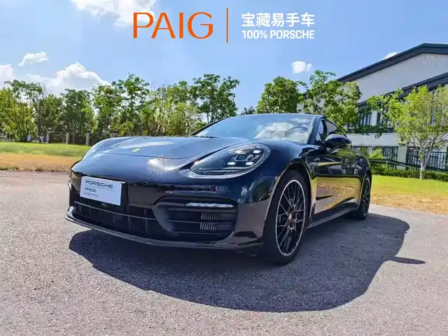 PORSCHE PANAMERA