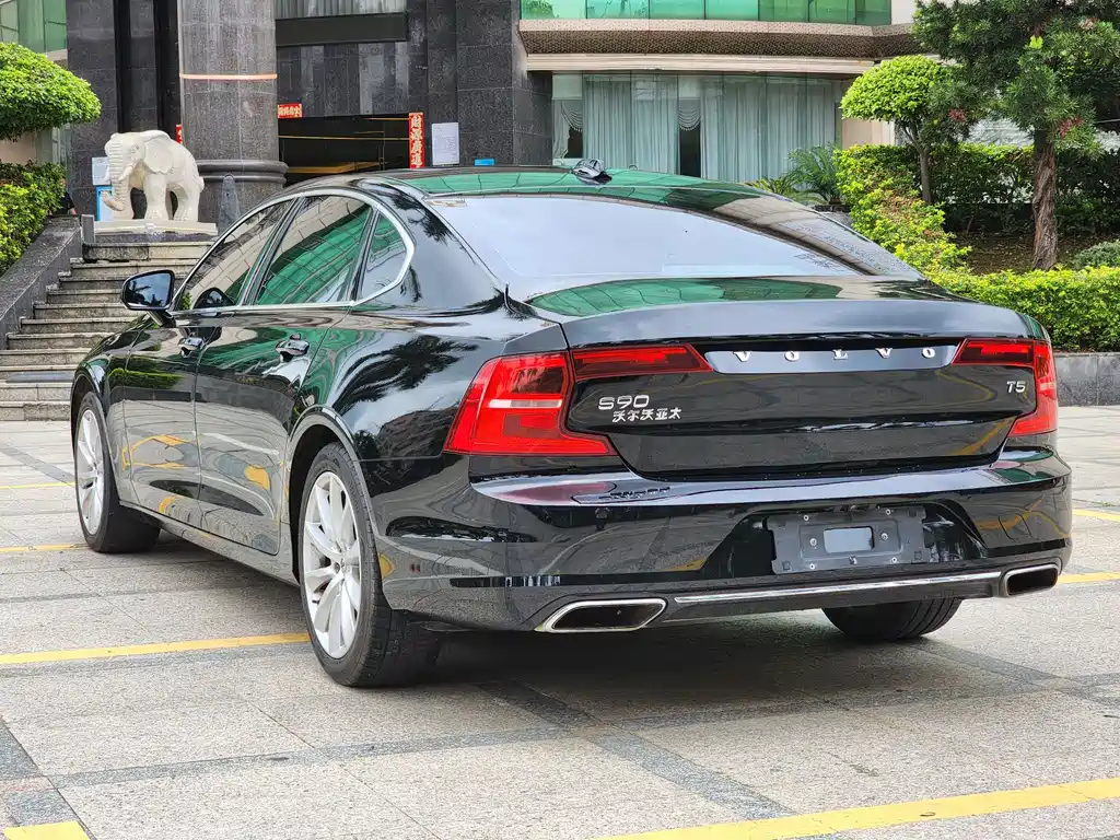 Volvo S90 2018 T5
