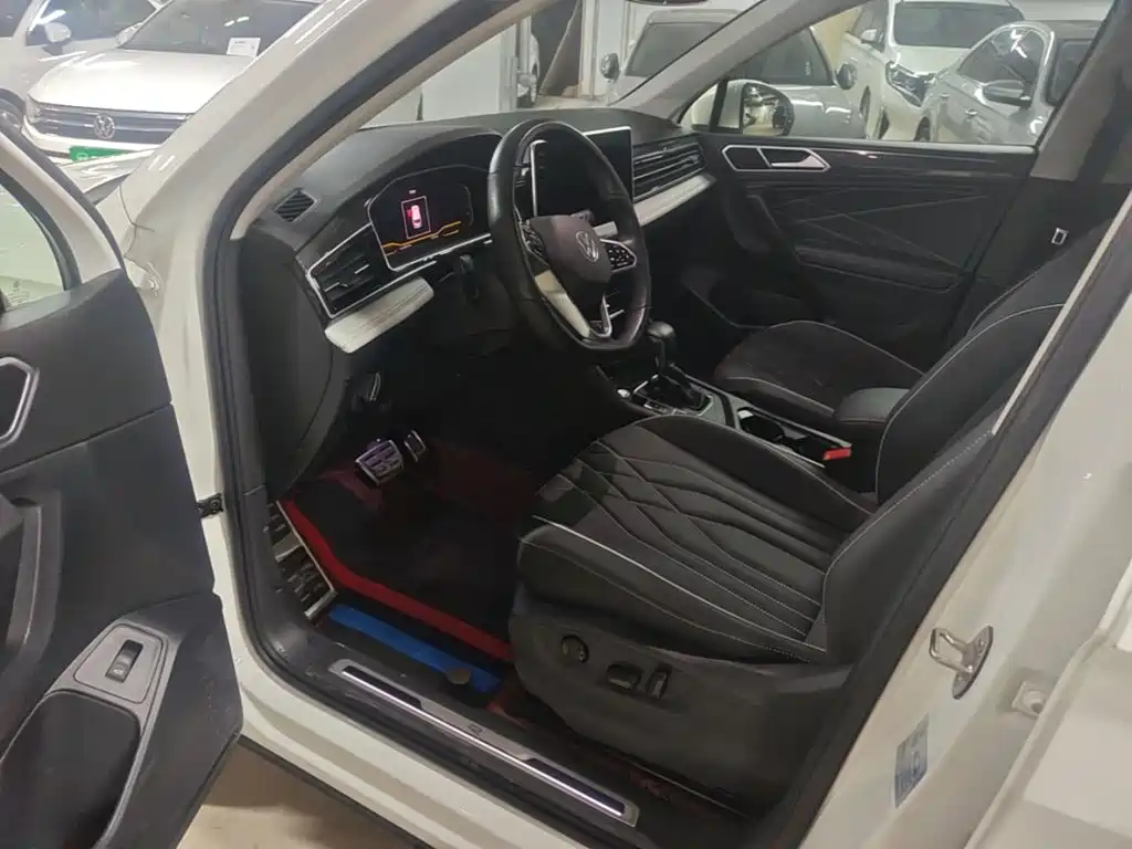 Volkswagen Tiguan L — миниатюра 18