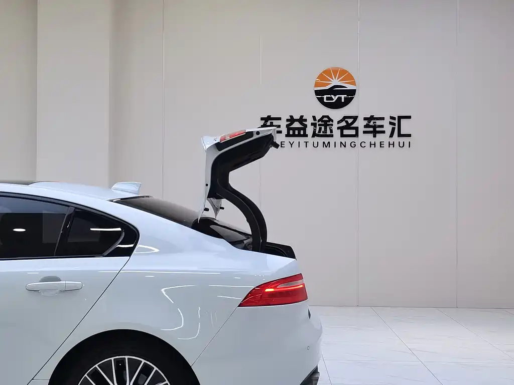 Jaguar XE — миниатюра 21