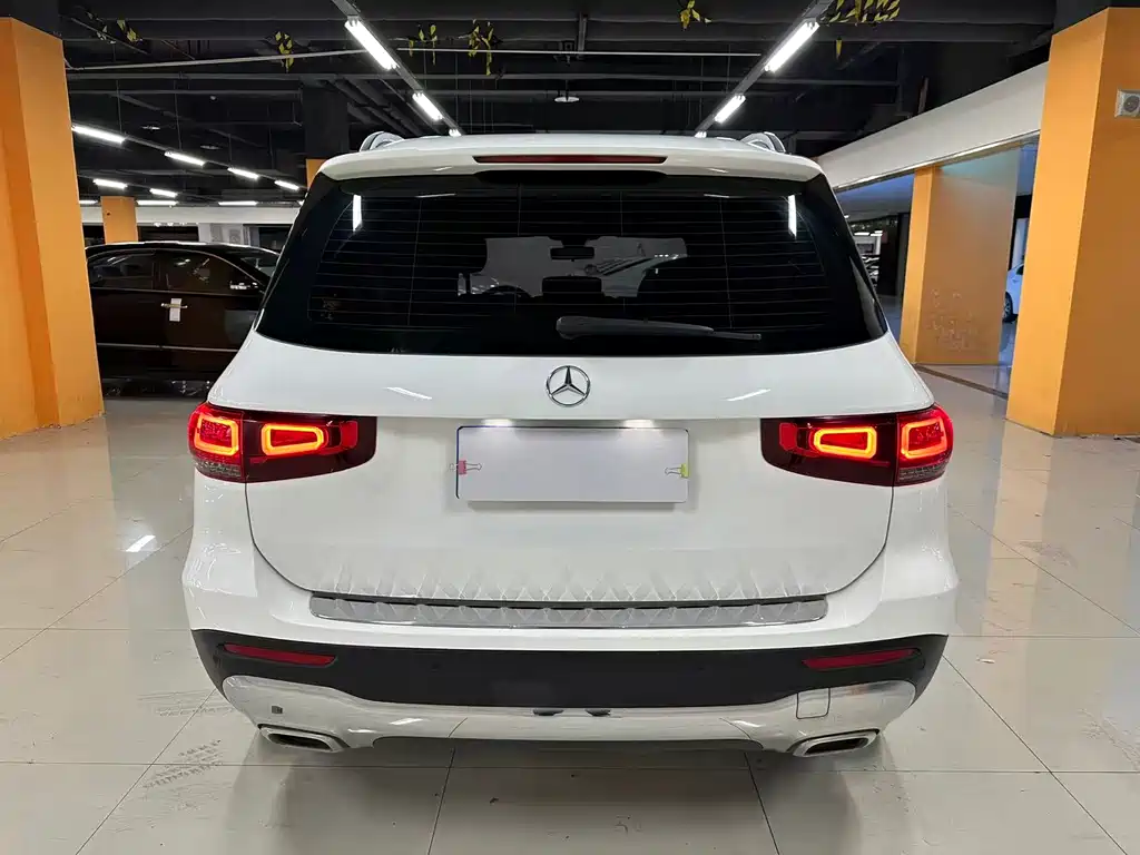 Mercedes-Benz GLB — миниатюра 8