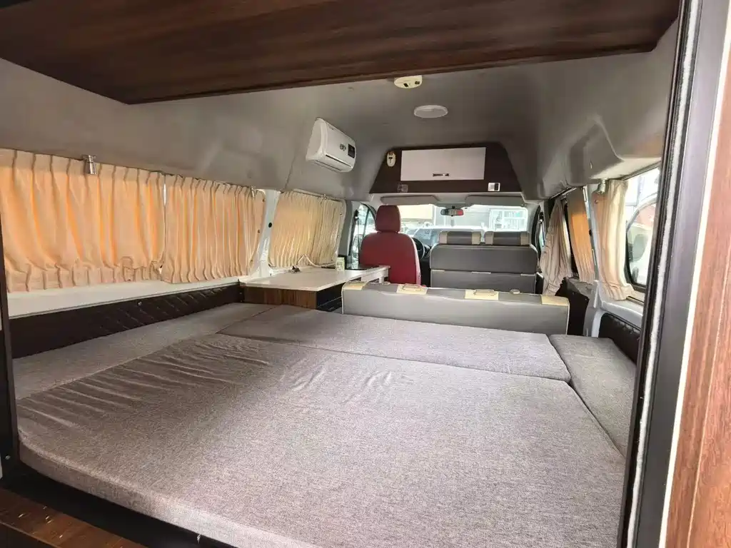 Ford Transit — миниатюра 9