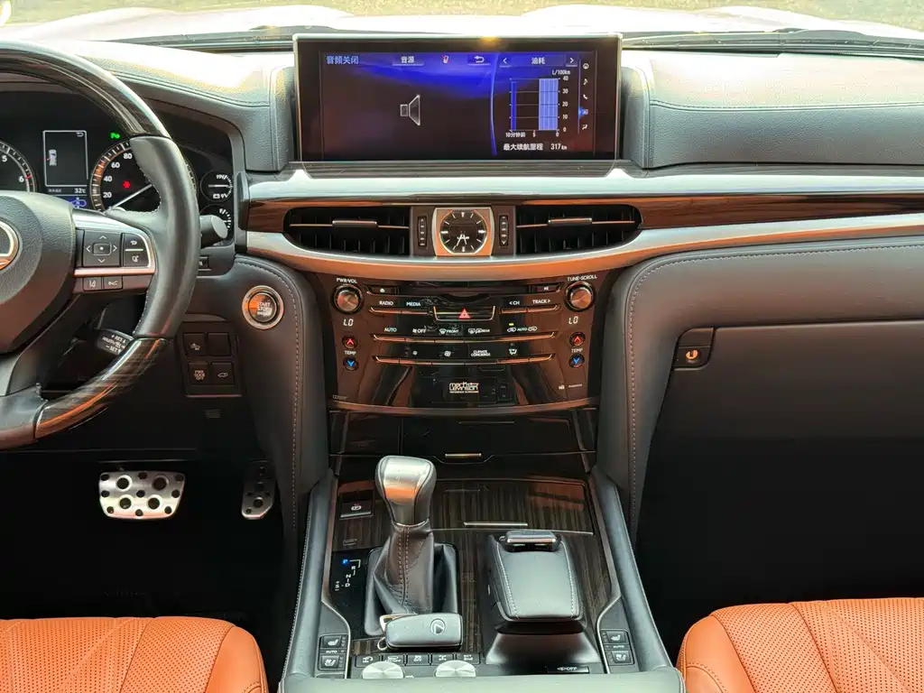 Lexus LX — миниатюра 12