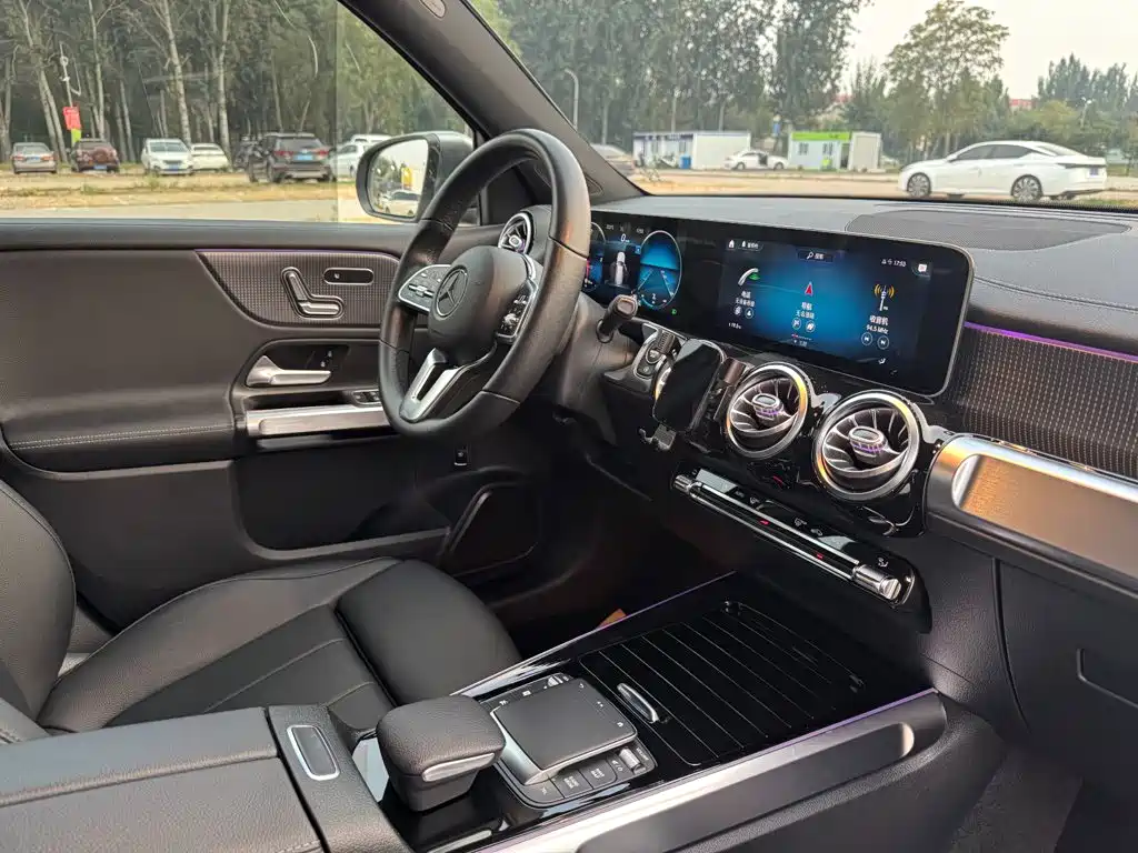 Mercedes-Benz GLB — миниатюра 19
