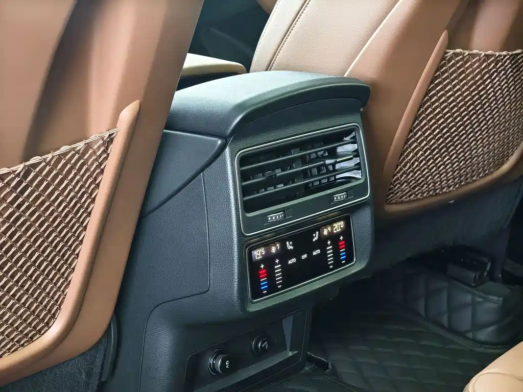 Audi Q7 — миниатюра 14