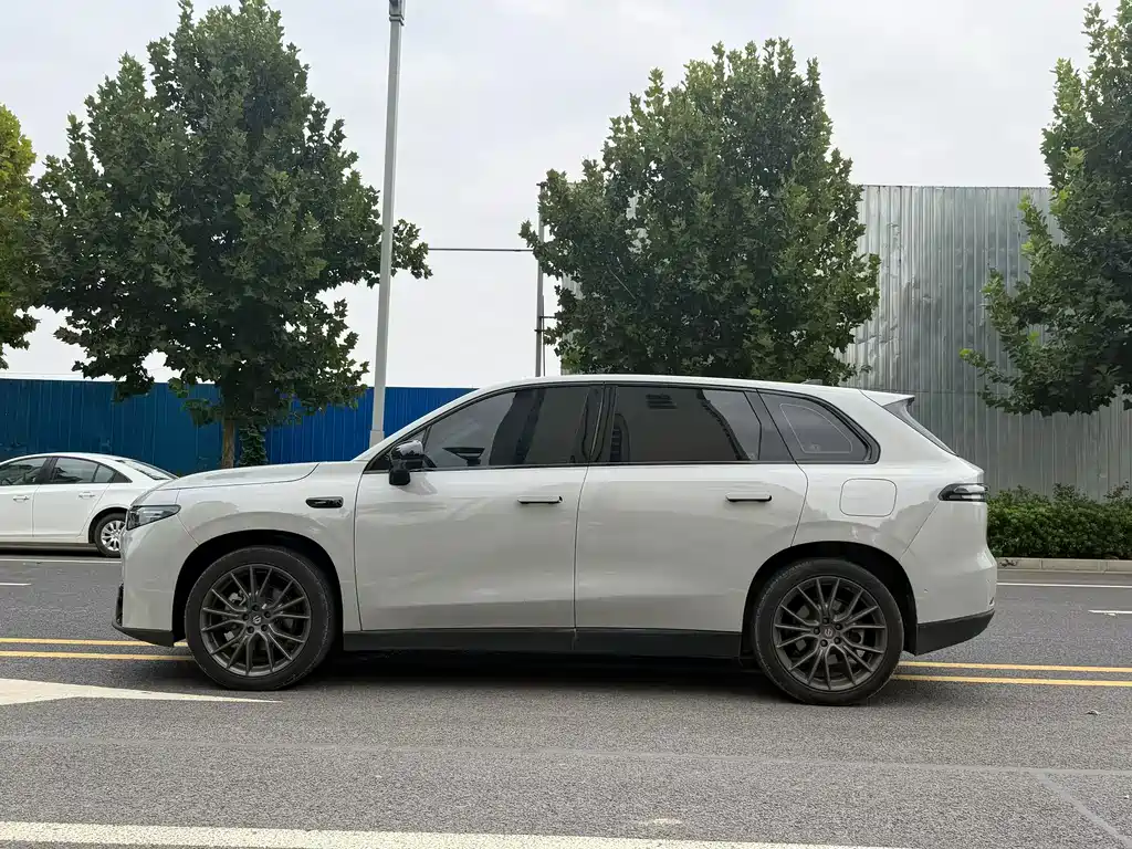 Leapmotor Leapmotor C10 — миниатюра 8