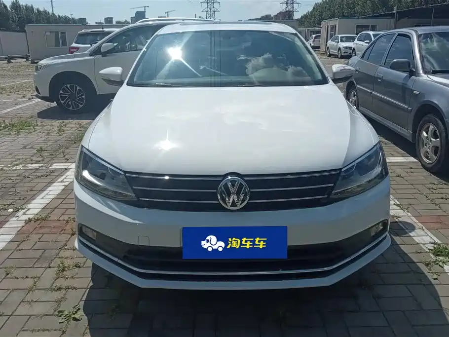 Volkswagen Sagitar 2018 1.6L AT Comfort