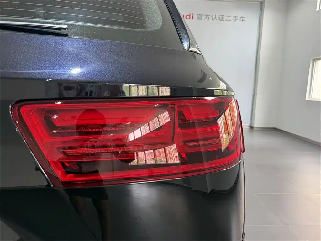 Audi Q7 — миниатюра 12