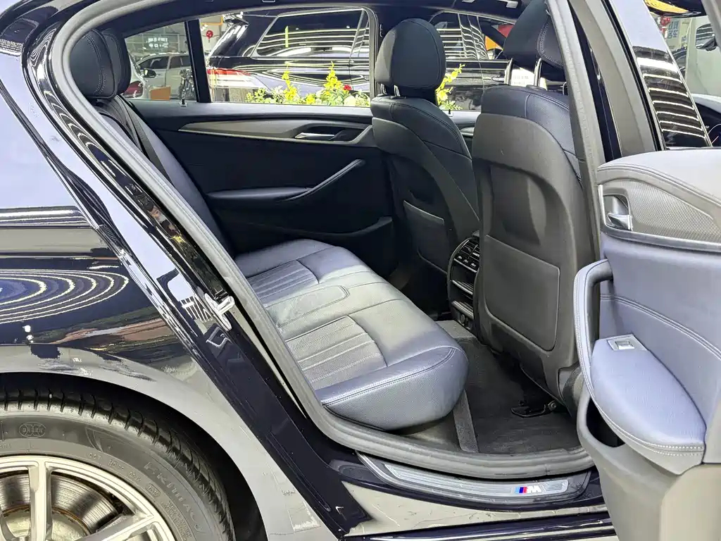 BMW 5 Series (Import) — миниатюра 13