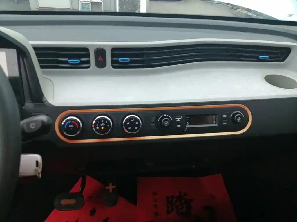 Wuling MINIEV — миниатюра 13
