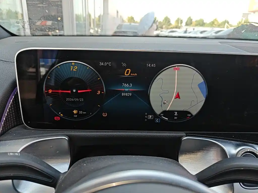 Mercedes-Benz GLB — миниатюра 12