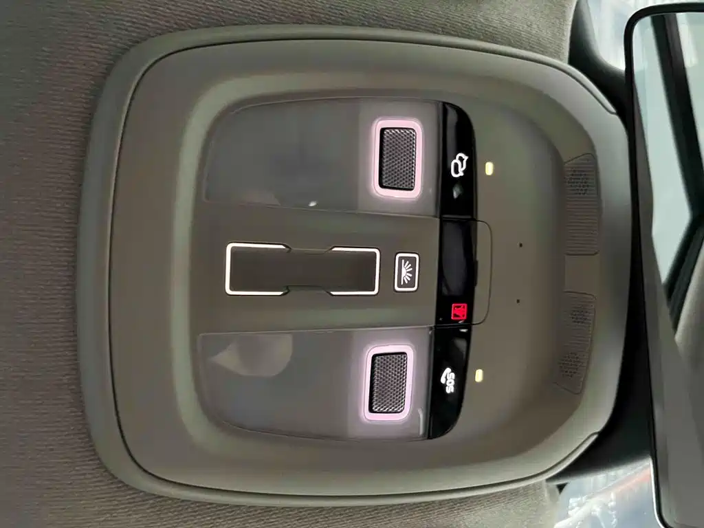 Volvo XC40 — миниатюра 13