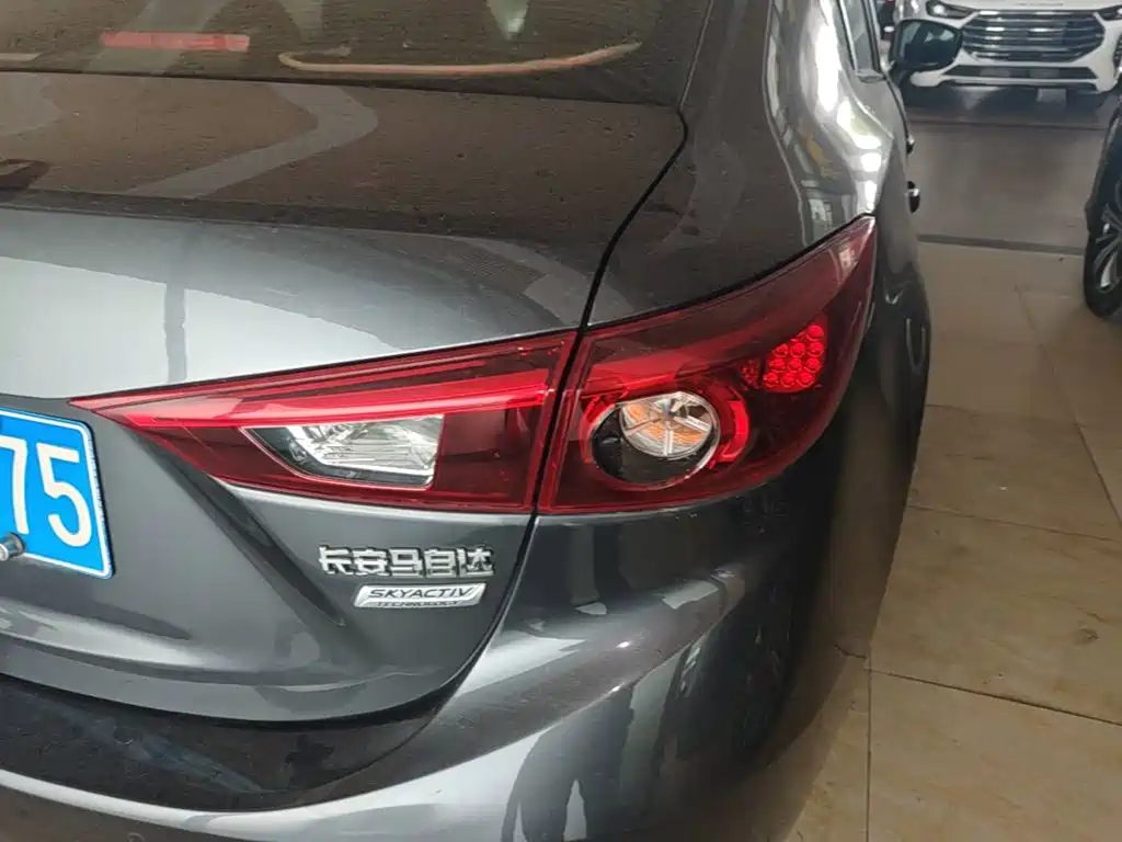 Mazda 3 Axela — миниатюра 8